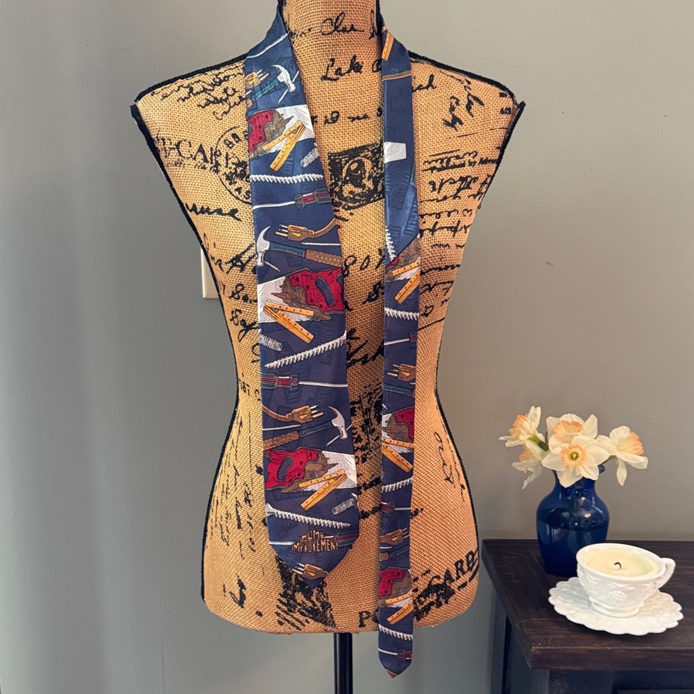 Vintage Home Improvement Tool Time tie.